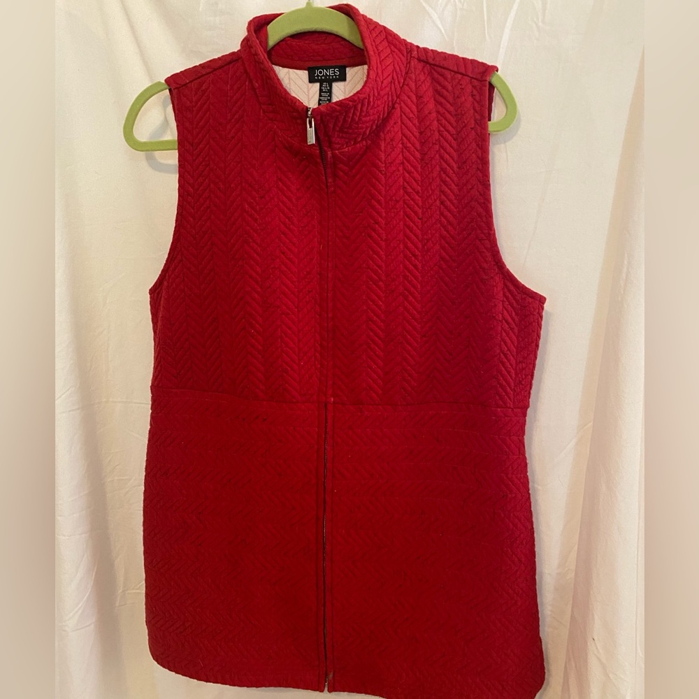 Jones New York red vest